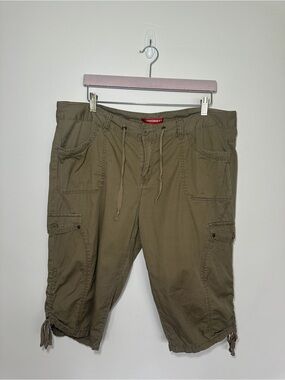 Unionbay Olive Green Cargo Capri Pants Size 17 Utility Y2K